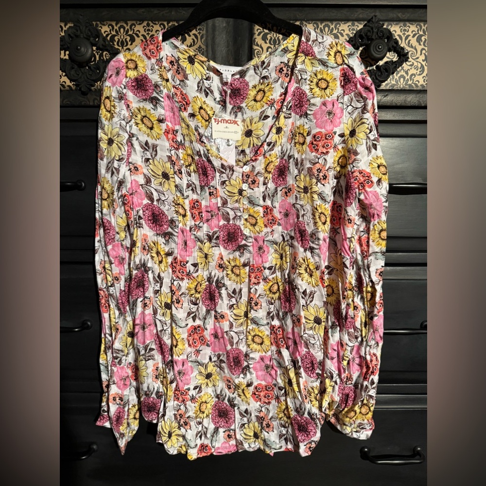 Jane and Delancey Bohemiam Floral Pleated Blouse